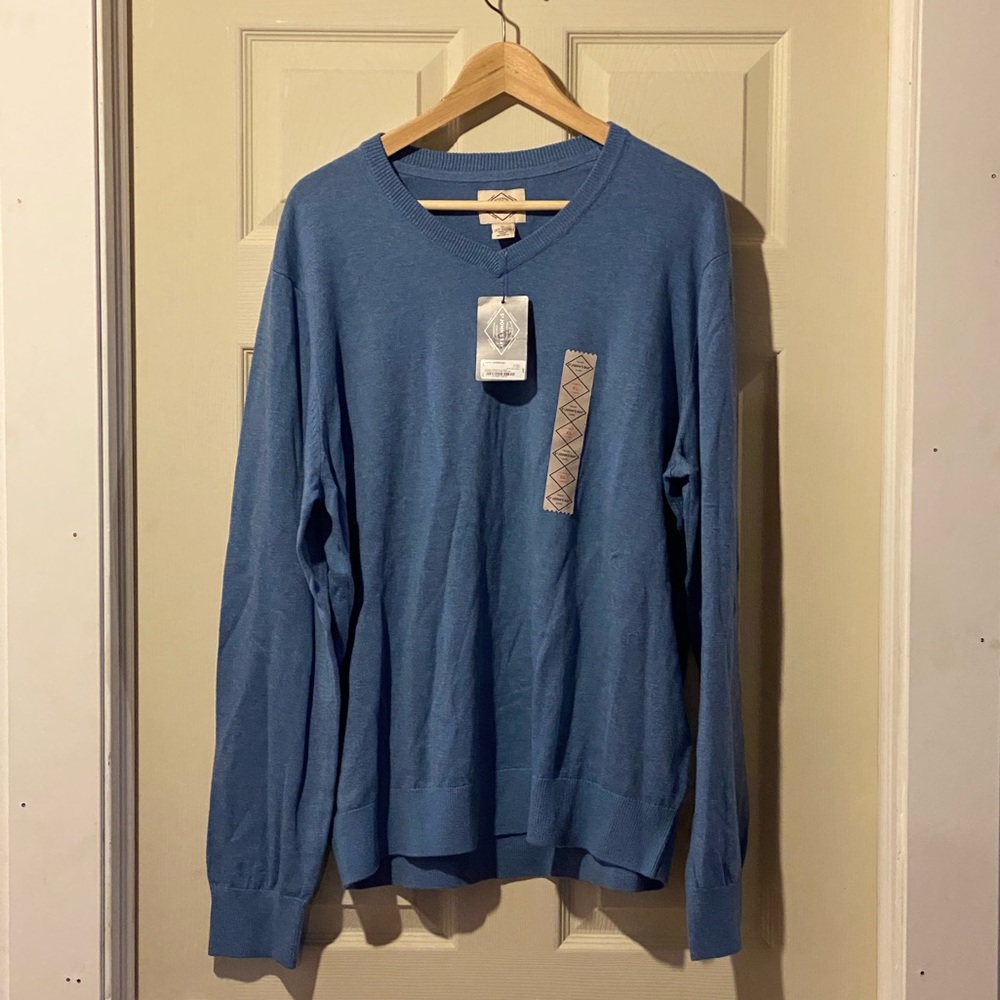 St. John’s Bay Blue Long Sleeve V neck sweater XL